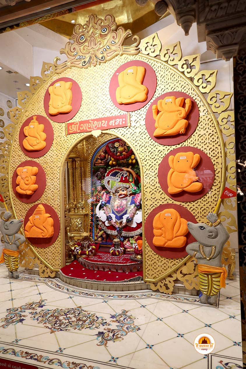 સાળંગપુર ધામમાં ગણેશ મહોત્સવઃ શ્રી કષ્ટભંજન દેવને અષ્ટવિનાયક દેવની થીમનો કરાયો શણગાર 6 - image