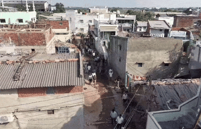 સાણંદના કલાણામાં 'એકબીજાની સામે જોવા'ની બાબતે થઈ હતી જૂથ અથડામણ, 25 આરોપીઓની ધરપકડ 1 - image