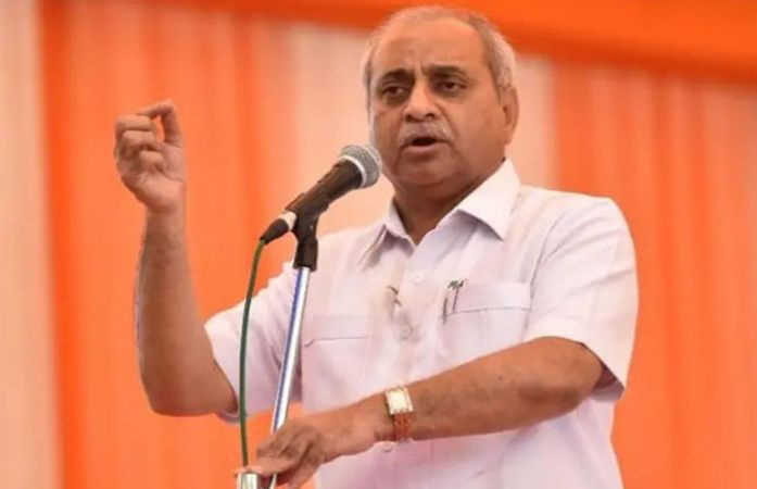 કડીમાં નીતિન પટેલના વિરોધીઓ પર આકરા પ્રહાર: કહ્યું- 'આ સમાજ કોઈની લાલચમાં આવતો નથી' 1 - image