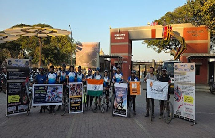 ગુજરાત પોલીસ દ્વારા 'નો ડ્રગ્સ કેમ્પેઇન' અંતર્ગત એનજીઓ સંસ્થા સાથે યોજાયેલી સાયકલ રેલીનું જામનગરમાં પોલીસ વિભાગ દ્વારા સ્વાગત કરાયું 2 - image
