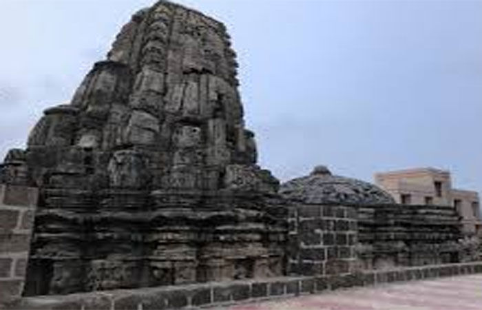 13મી સદીનું માધવરાયજીનું પ્રાચીન મંદિર સ્થાપત્યકલાના ઉત્તમ નમૂનારૂપ 1 - image