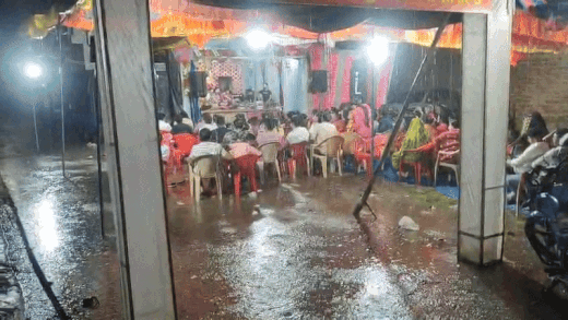 પંચમહાલમાં રાતે 4 જ કલાકમાં 4 ઈંચ વરસાદ, બાપ્પાના ભક્તો ટસના મસ ન થયા 3 - image