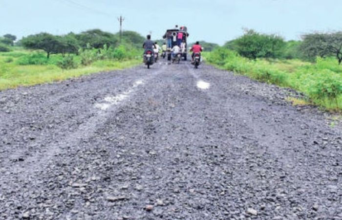 કરોડોનો ટોલ છતાં રોડમાં પોલંપોલ, ખરાબ રસ્તા મુદ્દે ઠેર-ઠેર જન આંદોલન, સરકાર સામે મોરચો 2 - image