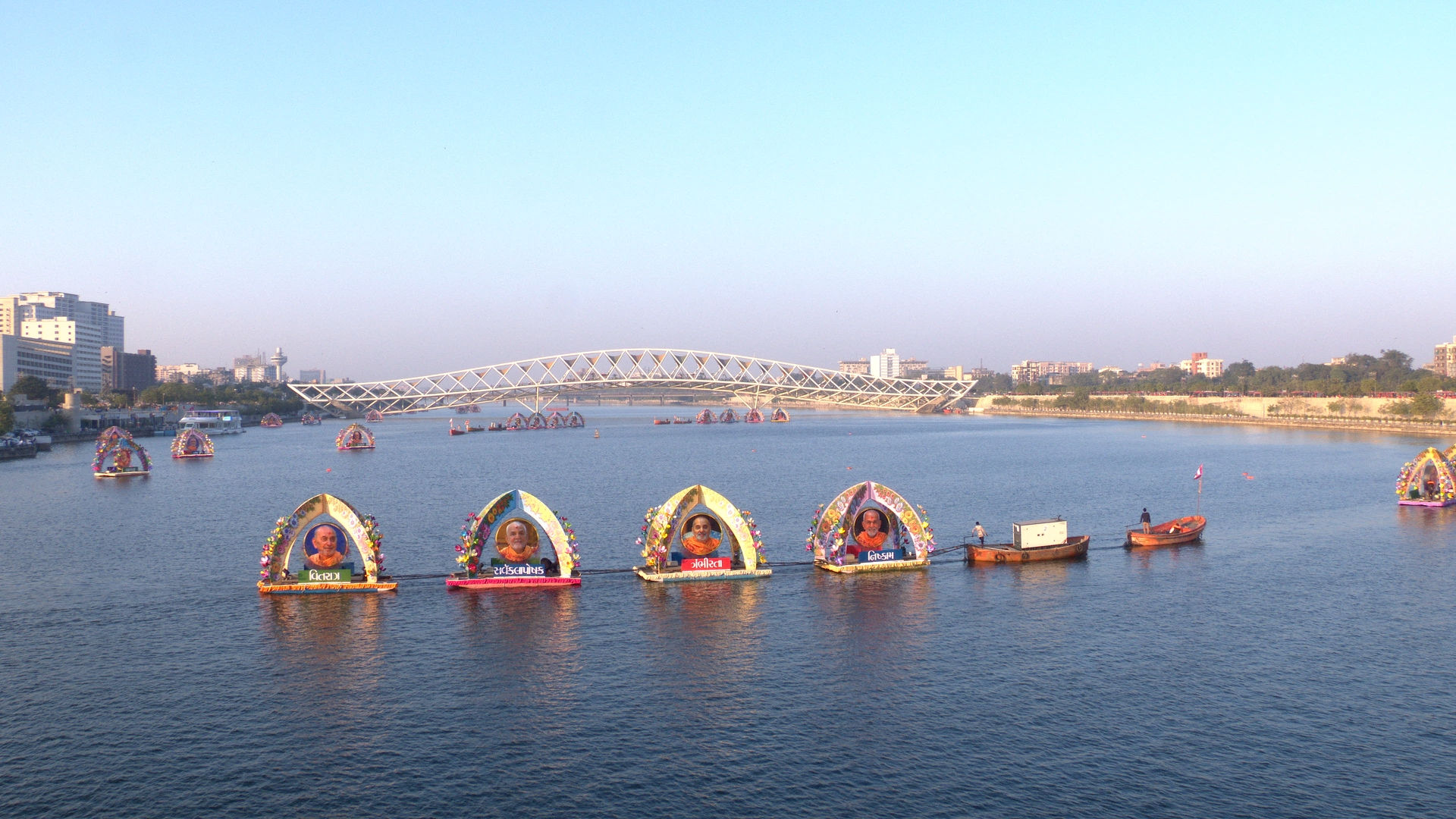 પ્રમુખ સ્વામી મહારાજની પ્રમુખવરણી મહોત્સવની ભવ્ય સમાપન સમારોહની ઉજવણી 3 - image