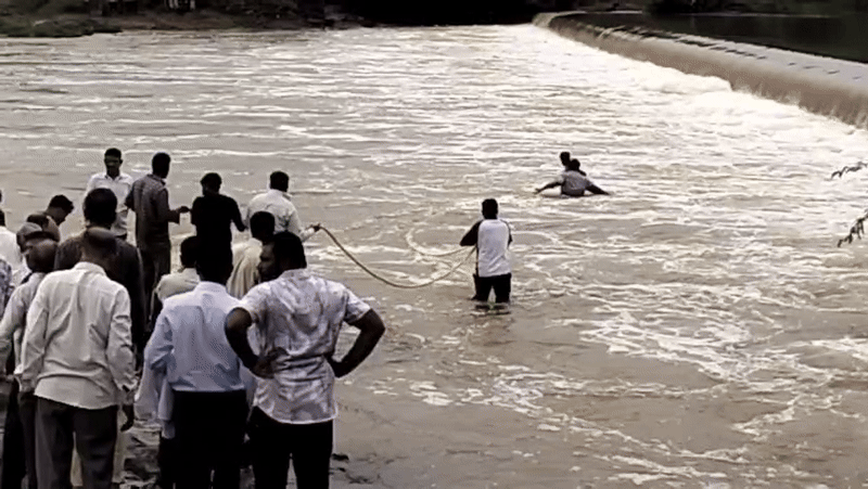 રાજુલામાં મોટી દુર્ઘટના, ધારેશ્વર ગામની ધાતરવડી નદીમાં 4 યુવાનો ડૂબ્યા, શોધખોળ શરુ 2 - image