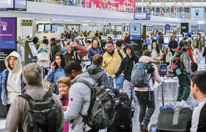 ટ્રમ્પનો હઠાગ્રહ અમેરિકન્સને નડ્યો, શટડાઉનને કારણે 2000થી વધુ ફ્લાઈટ્સ રદ, મુસાફર રઝળ્યાં 1 - image