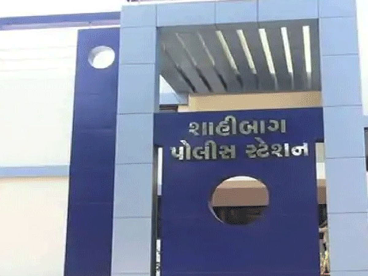 શાહીબાગ કસ્ટમ ફોરેન પોસ્ટના પાર્સલમાંથી ૫૦ જીવતા કારતૂસ મળ્યા 1 - image