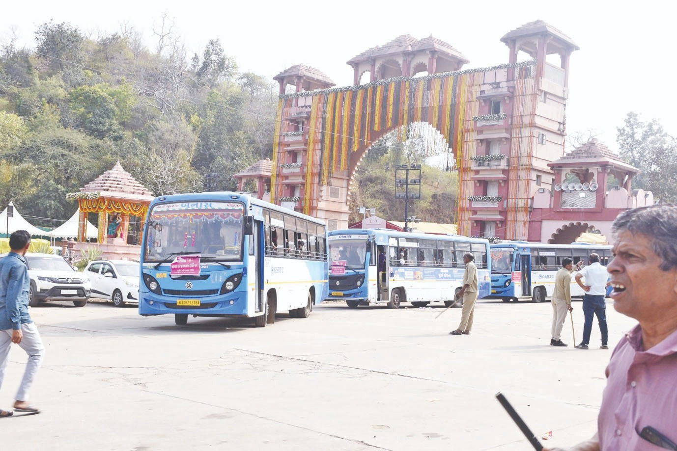 51 શક્તિપીઠ પરિક્રમા મહોત્સવ નિર્વિઘ્ને સંપન્ન, ત્રણ દિવસમાં 3 લાખથી વધુ ભક્તોએ પરિક્રમાનો લીધો લાભ 6 - image