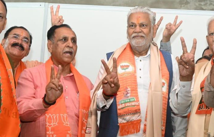 'ક્ષત્રિય સમાજ માફી આપનારો સમાજ..' રૂપાલાના સમર્થનમાં ગુજરાતના પૂર્વ મુખ્યમંત્રી ઉતર્યા મેદાને 1 - image