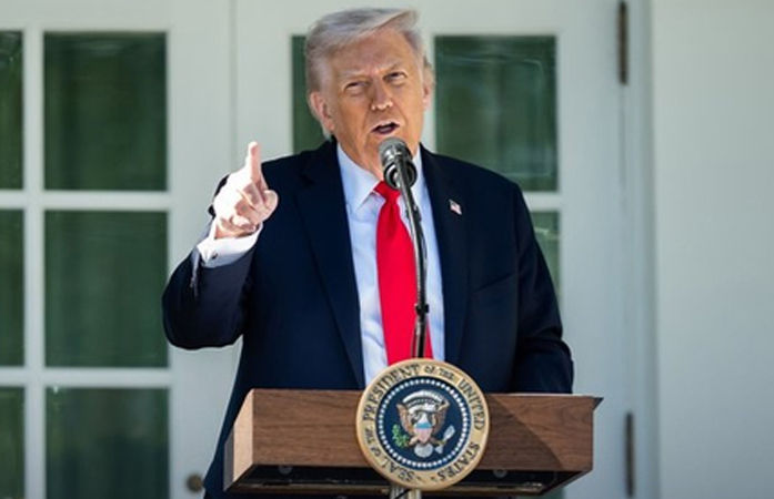 ટ્રમ્પે ફરી ટેન્શન વધાર્યું! રાષ્ટ્રીય સુરક્ષાના નામે નવા ટૅરિફ જાહેર કરી શકે છે અમેરિકા, ભારત પર પણ અસર: રિપોર્ટમાં દાવો 1 - image