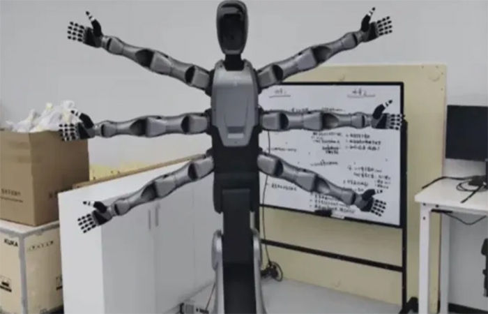 ચીનમાં કંપનીએ છ હાથવાળો અને 360 ડિગ્રી ફરી શકે તેવો રોબોટ બનાવ્યો 1 - image