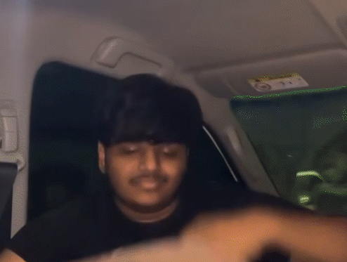 અમદાવાદમાં બુટલગેરનો પૌત્ર ફરી વિવાદમાં: ખાનગી કોલેજ બહાર રિવોલ્વર બતાવીને વિદ્યાર્થીઓને ધમકાવ્યા, કારમાં કરી તોડફોડ 2 - image