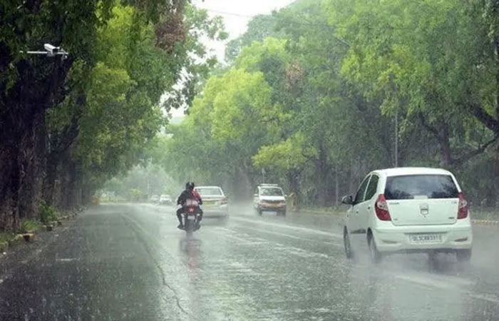 સુરતમાં છૂટોછવાયો વરસાદ, ચોમેર ઠંડક: જાણો ક્યાં છે આગામી પાંચ દિવસની આગાહી સુરતમાં છૂટોછવાયો વરસાદ, ચોમેર ઠંડક: જાણો ક્યાં છે આગામી પાંચ દિવસની આગાહી