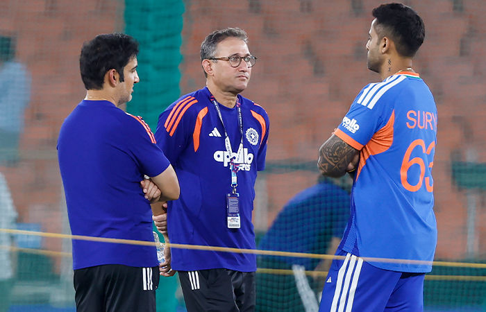 'અભિષેક શર્મા અને વરુણને પડતા મૂકો..', T20 વર્લ્ડ કપ ફાઈનલ અગાઉ ગાવસ્કરની ટીમ ઈન્ડિયાને સલાહ 1 - image