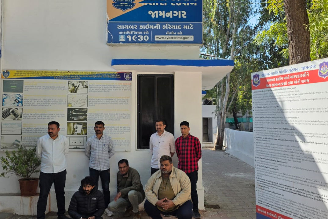 પૂર્વ કૃષિ મંત્રી અને બિલ્ડરને સોશિયલ મીડિયામાં બદનામ કરનારા જામનગરના વિશાલના સાગરિતની ધરપકડ 2 - image