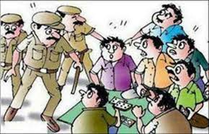 મહુધામાં ખેતરમાંથી જુગાર રમતા 6 શખ્સો ઝડપાયા 1 - image