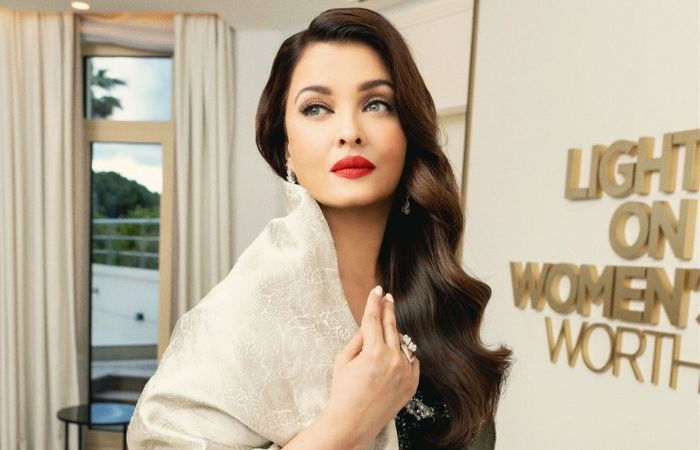 ઐશ્વર્યા રાયે ઘટાડ્યું વજન, ટ્રાન્સફોર્મેશન જોઈને ફેન્સ ચોંક્યા, પેરિસ ફેશન વીકમાં રેમ્પ વોક કરતી જોવા મળી 1 - image