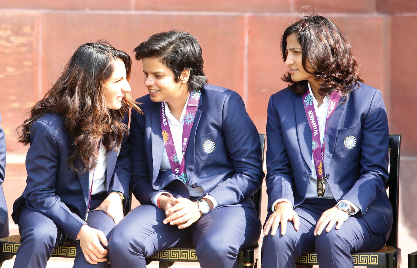 ભારતીય મહિલા ટીમે રાષ્ટ્રપતિ દ્રૌપદી મુર્મૂ સાથે કરી મુલાકાત, બુધવારે PM મોદીએ કરી હતી મુલાકાત 3 - image