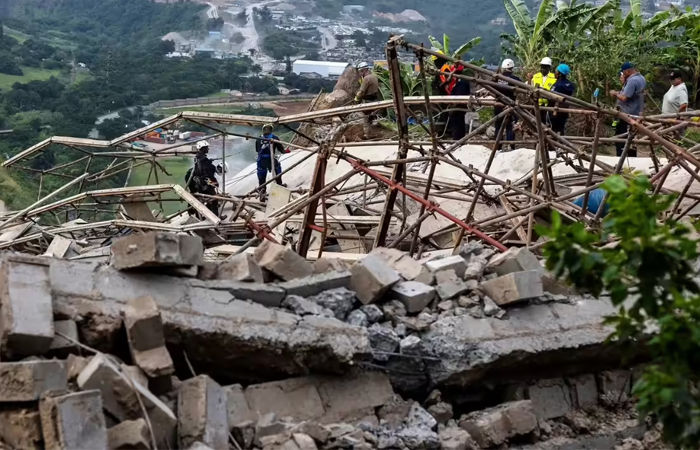 દક્ષિણ આફ્રિકામાં નિર્માણાધીન મંદિર ધરાશયી : ભારતીય સહિત ચારનાં મોત 1 - image