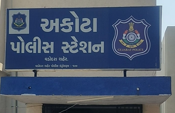 દારુ અને હુક્કાની મહેફિલ પર પોલીસનો દરોડો 1 - image