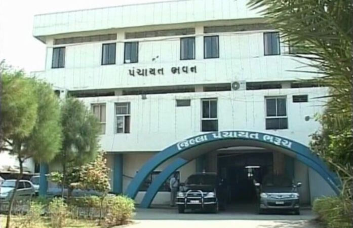 ભરુચમાં તંત્રએ 4 કરોડના ખર્ચે બનાવેલી 45 દુકાનો 40 વર્ષ સુધી 'સડતી' રહી, હવે તોડી પડાશે 1 - image