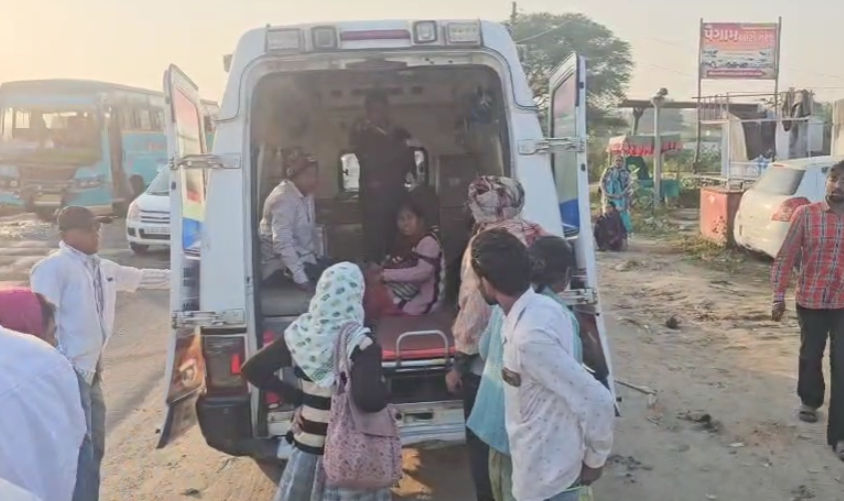 મોડાસાથી ફરવા જતા પ્રવાસીઓની બસની બ્રેક ફેલ થતાં ભયંકર અકસ્માત, 13 ઈજાગ્રસ્ત 3 - image