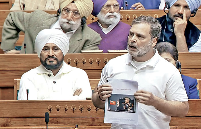 રાહુલ ગાંધીએ લોકસભામાં ડોકલામનો મુદ્દો ઉઠાવતા હોબાળો : ગૃહ ખોરવાયું 1 - image