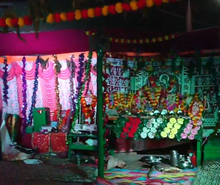 રાજકોટમાં અંધશ્રદ્ધાની કાળજુ કંપાવતી ઘટના, બીમાર દીકરાને સાજો કરવા 6 બકરાની બલિ ચઢાવી 2 - image