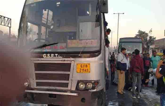 અમદાવાદ પૂર્વના હાટકેશ્વરની ઘટના:   એસ.ટી બસ ચાલકે સ્કૂલ વિદ્યાર્થીને લીધો અડફેટે 2 - image