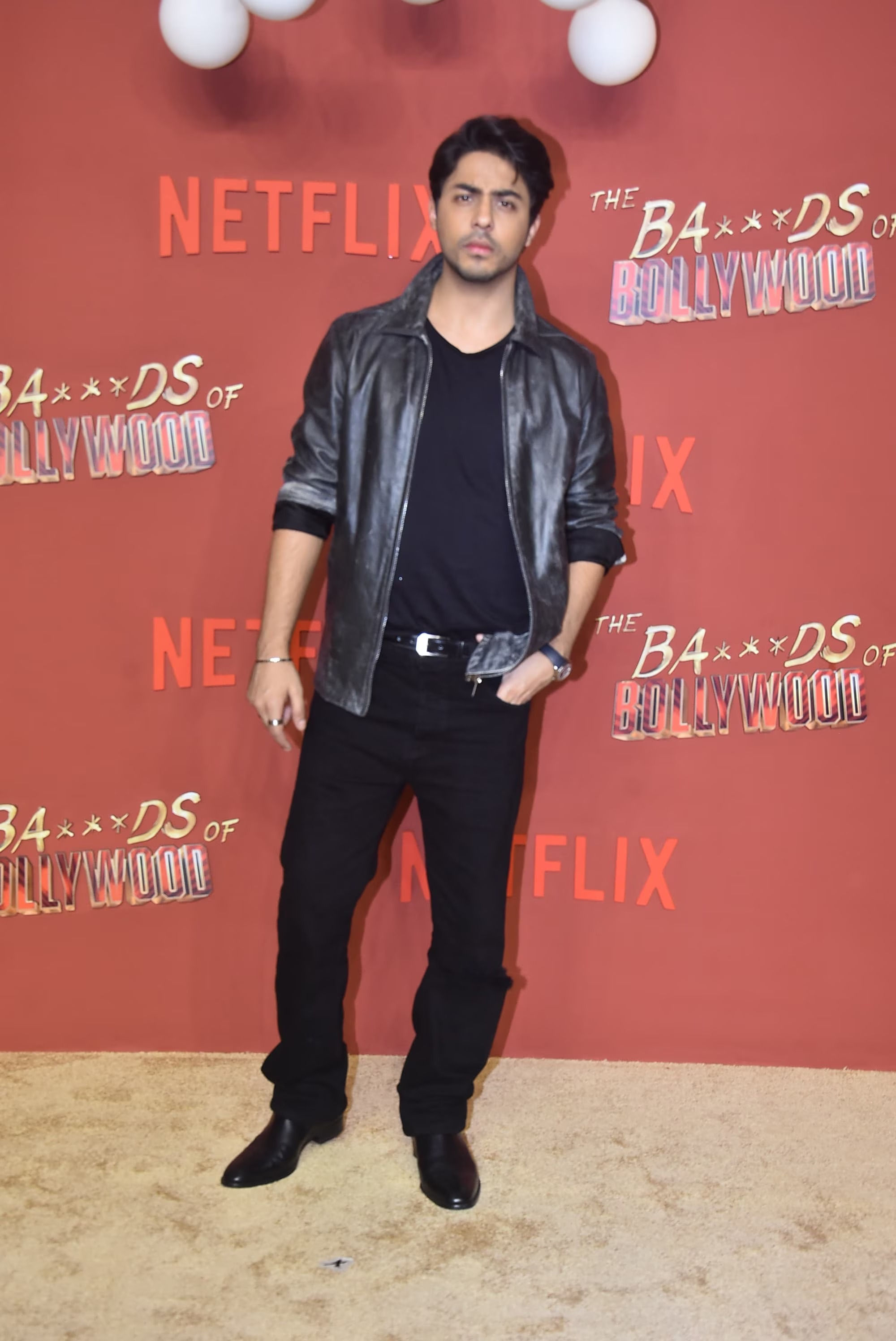 સ્ટારકિડ્સમાં સૌથી ધનાઢ્ય છે આર્યન ખાન, જાણો જાહ્નવી, સારા અને અનન્યાની કેટલી છે નેટવર્થ 2 - image