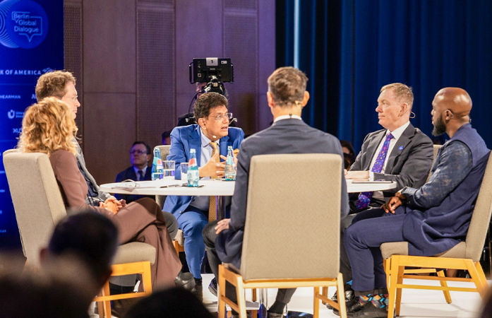 'તમને છૂટ તો ભારત સામે વાંધો કેમ..?', જર્મની-યુકેની બોલતી બંધ કરી કેન્દ્રીય વાણિજ્યમંત્રી ગોયલે 1 - image