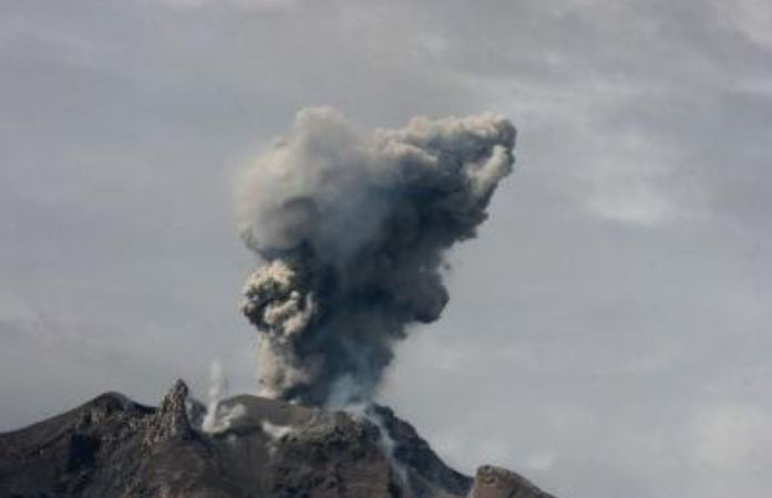 4 હજાર કિ.મી.નું અંતર હોવા છતાં 24 જ કલાકમાં ગુજરાત કેવી રીતે પહોંચી ઈથિયોપિયાના જ્વાળામુખીની રાખ? 1 - image