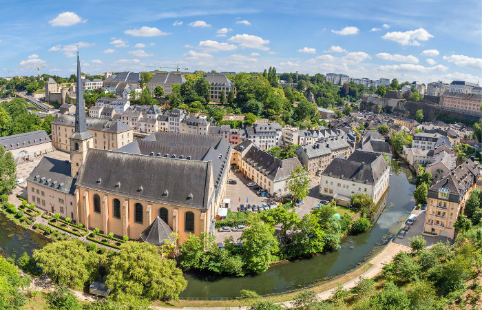 Explainer: ‘લક્ઝમબર્ગ’ની સુખાકારીનું રહસ્ય, જાણો એક સમયે જ્યાં કોઈને રહેવું ન હતું, ત્યાં રહેવા માટે આજે ધનવાનો આતુર કેમ છે 5 - image