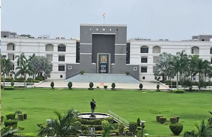 પ્લાસ્ટિક વેસ્ટ મુદ્દે ગુજરાત હાઈકોર્ટ ગંભીર, શાક-ફ્રૂટ માર્કેટમાં અસરકારક પ્રતિબંધનો નિર્દેશ 1 - image