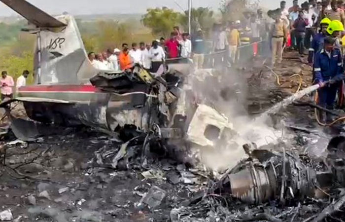 PHOTOS : મહારાષ્ટ્ર પ્લેન ક્રેશના ભયાનક દૃશ્યો, અજિત પવારના અચાનક મૃત્યુથી પરિવારને આઘાત 1 - image