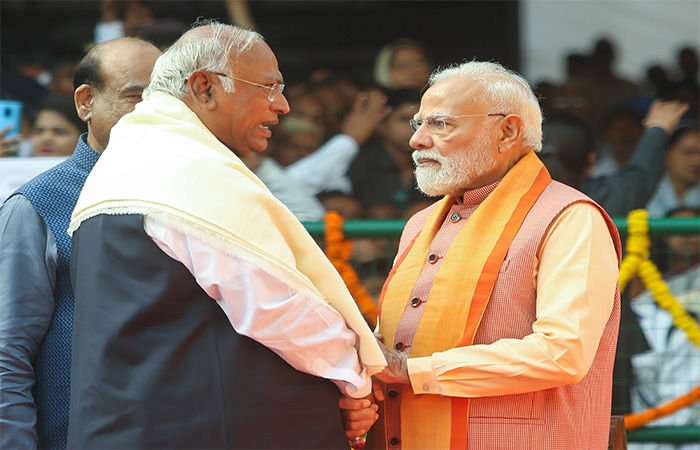 PM મોદી પર ટિપ્પણી ભારે પડી ખડગેને, BJP સાંસદોએ વિશેષાધિકાર ભંગની નોટિસ આપી