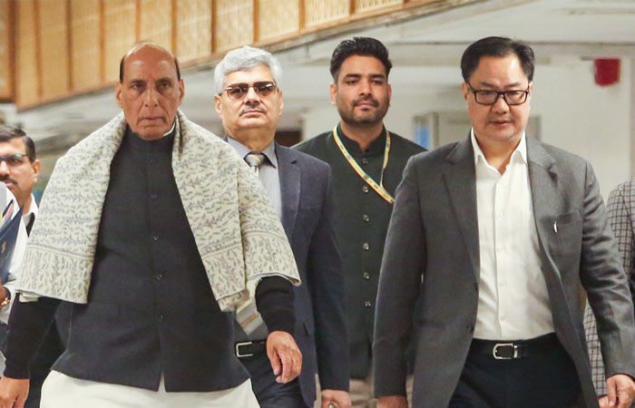 પેટ્રોલ-ડીઝલની કોઈ કમી નથી, હોર્મુઝથી 4 જહાજ ભારત આવવા રવાના, સર્વપક્ષીય બેઠકમાં સરકારનો જવાબ 1 - image