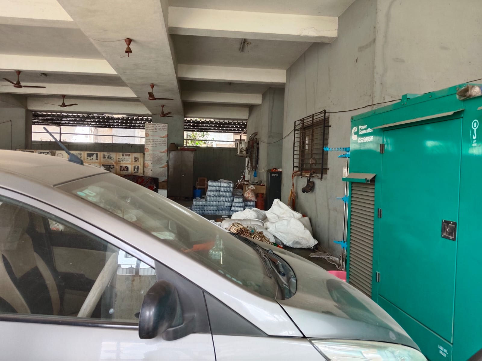 ચૂંટણી પ્રચારમાં જય સરદારના નારા, BJP કાર્યાલયના પાર્કિંગમાં ધૂળ ખાતી સરદાર સાહેબની પ્રતિમા | સુરત ભાજપ કાર્યાલયમાં સરદાર પટેલની પ્રતિમાની અવગણના, વાઈરલ ફોટાએ મતદાન પહેલા વિવાદ ઉભો કર્યો ચૂંટણી પ્રચારમાં જય સરદારના નારા, BJP કાર્યાલયના પાર્કિંગમાં ધૂળ ખાતી સરદાર સાહેબની પ્રતિમા | સુરત ભાજપ કાર્યાલયમાં સરદાર પટેલની પ્રતિમાની અવગણના, વાઈરલ ફોટાએ મતદાન પહેલા વિવાદ ઉભો કર્યો