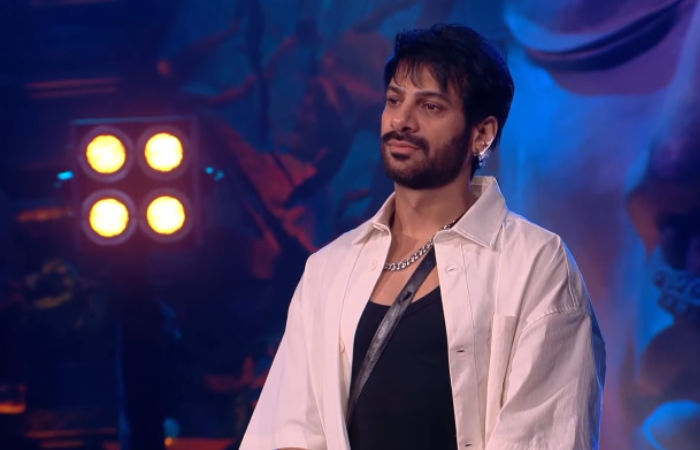 Karan Veer Mehra lifts the ‘Bigg Boss 18’ trophy