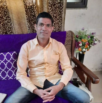 અમદાવાદમાં બે ટુ વ્હીલર વચ્ચે ટક્કર બાદ પોલીસ અધિકારી પટકાયા, ડમ્પર ફરી વળતા મોત 2 - image