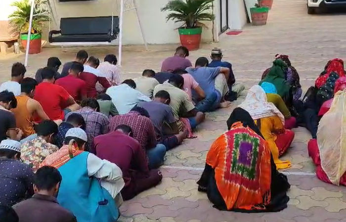 People from Bihar Bengal detained instead of illegal Bangladeshis in Gujarat Police goof up