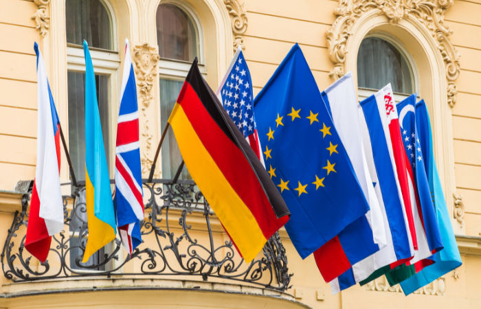 Explainer: યુરોપના 29 દેશમાં પાસપોર્ટ સ્ટેમ્પનો અંત, જાણો ડિજિટલ એન્ટ્રી અને એક્ઝિટના નવા નિયમો 3 - image