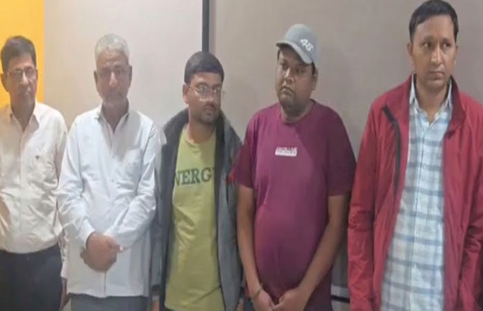 VIDEO | સુરત: તડકેશ્વરમાં પાણીની ટાંકી ધરાશાયી થવાનો મામલો, 5ની ધરપકડ, 3 અધિકારી સસ્પેન્ડ 2 - image