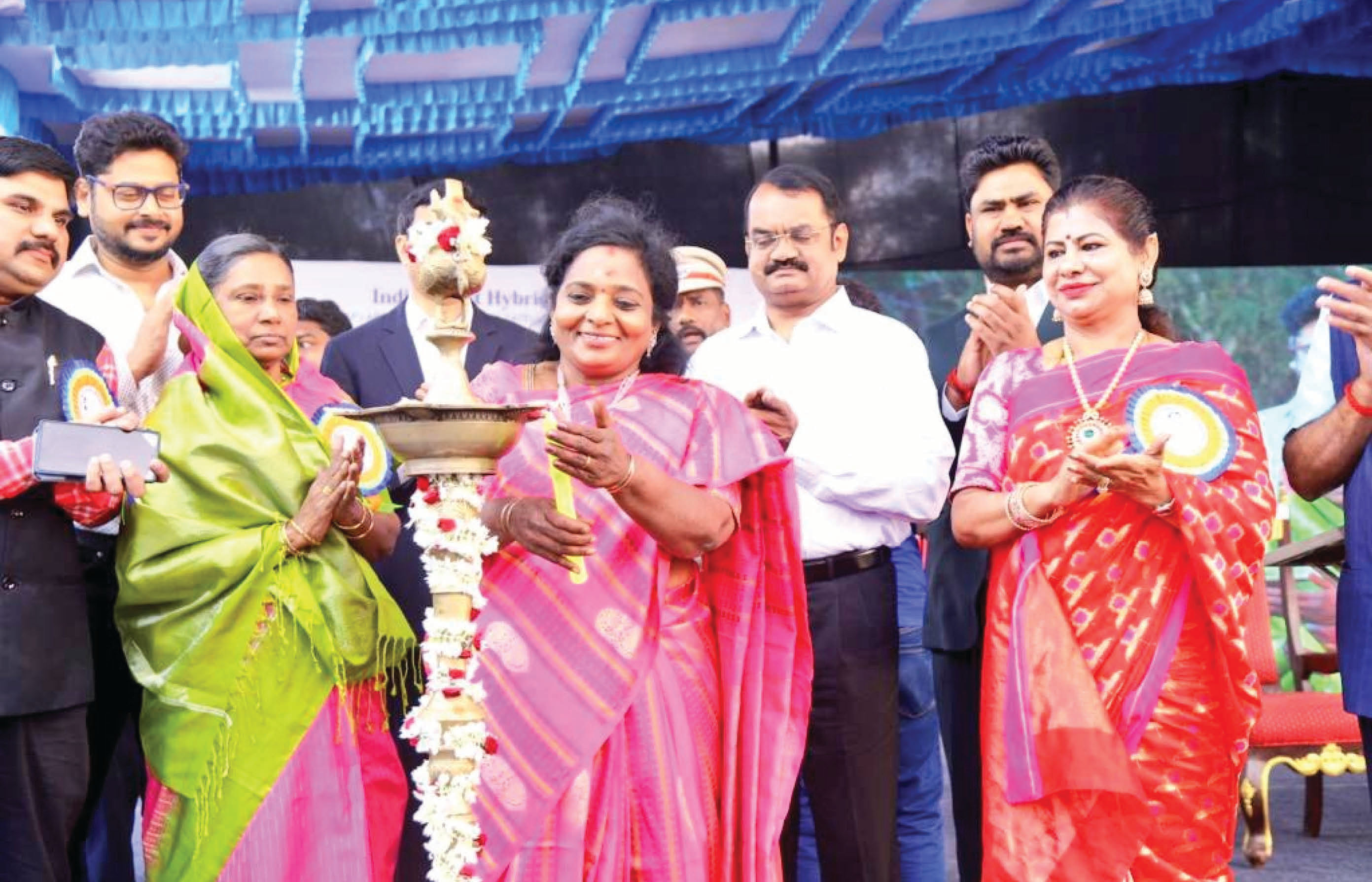 VIDEO : સ્કૂલના વિદ્યાર્થીઓએ બનાવેલા 150 સેટેલાઈટ લોન્ચ, 2000 વિદ્યાર્થીઓ પણ પ્રોજેક્ટોનો ભાગ બન્યા 1 - image