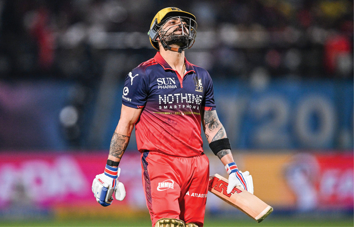 RCB vs GT : બેંગલુરુના બોલરો સામે ગુજરાતના બેટરો બેકફૂટ પર, સાતમી વિકેટ પડી 3 - image