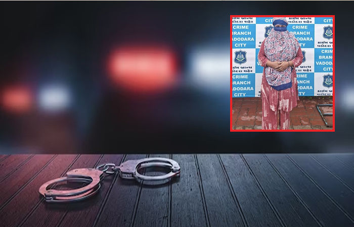 વડોદરામાં અલકાપુરીના જ્વેલર્સ શોરૂમમાં અપટુ ડેટ મહિલાઓએ 10 લાખના દાગીના ચોરીના બનાવની સૂત્રધાર પકડાઈ 1 - image