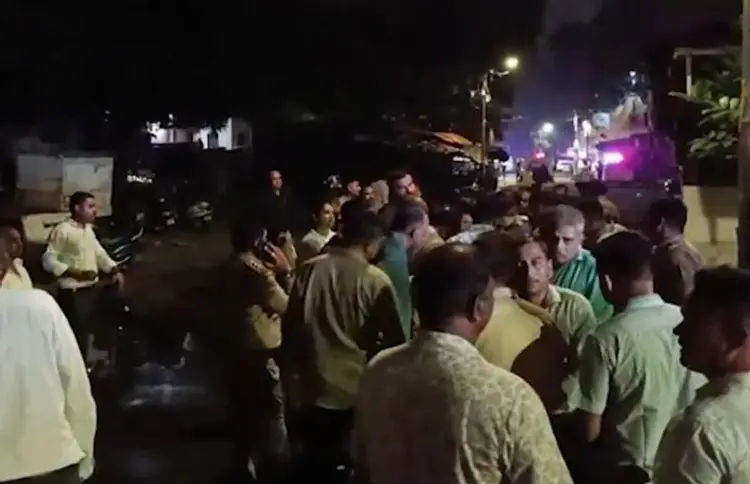 વડોદરાના જૂનીગઢીમાં પથ્થરમારો કરનારા 50 આરોપીઓને કોર્ટમાં રજૂ કરાયા, શહેરમાં ફોર્સ તૈનાત કરાઈ 2 - image