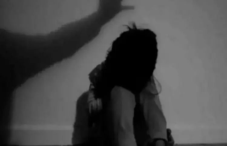 સુરતમાં 25 વર્ષના યુવકે 16 વર્ષીય તરૂણીને ઈન્સ્ટાગ્રામ પર પ્રેમજાળમાં ફસાવી ગર્ભવતી બનાવી 1 - image