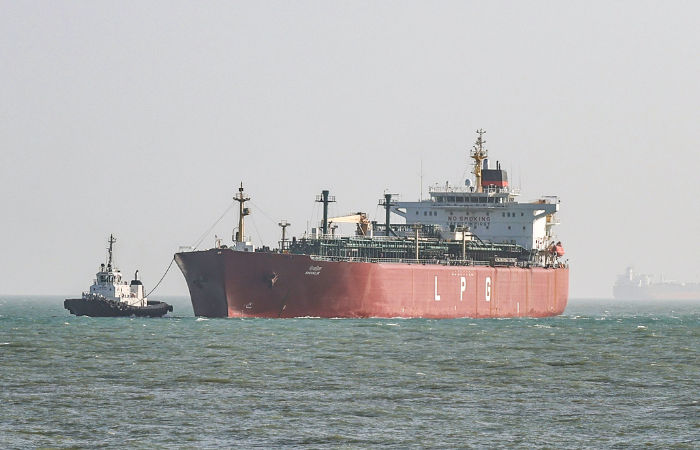 હોર્મુઝમાં ભારતના જહાજ પર હુમલો, ક્રૂ મેમ્બર્સ સુરક્ષિત.