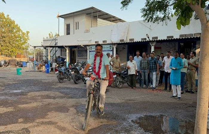 પર્યાવરણ અને ભાઈચારાનો સંદેશા સાથે જામનગરના પી.આઈની અજમેર સુધીની સાઇકલ યાત્રા, 800 કી.મી વેળાએ ભવ્ય વિદાય અપાઈ 2 - image